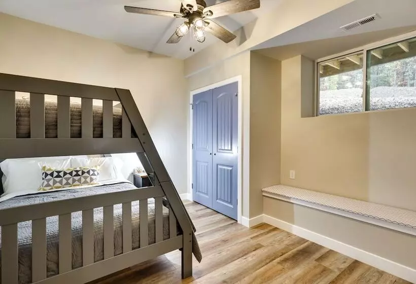 Spacious + Serene Camdenton Home W/ Hot Tub!