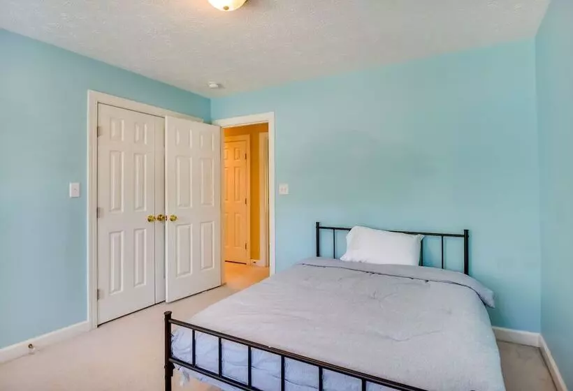 Spacious Smithfield Home W/ Screened Porch & Yard!