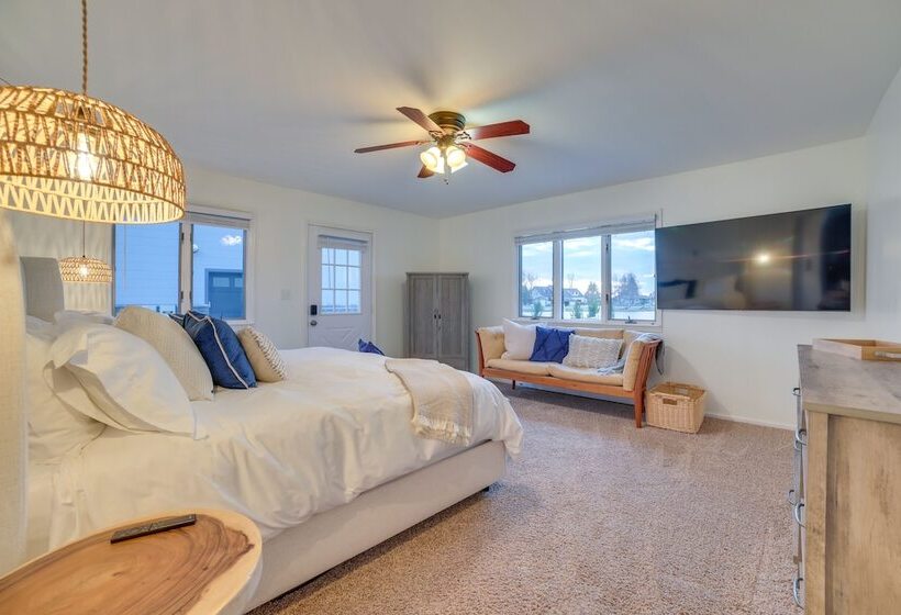 Waterfront Lake City Home W/ Deck & Boat Dock!