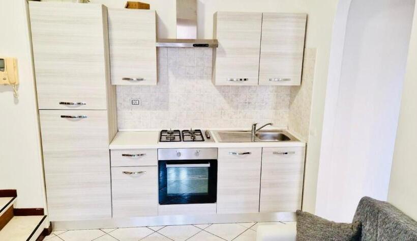 تختخواب و صبحانه Md House 2.0. Civitavecchia