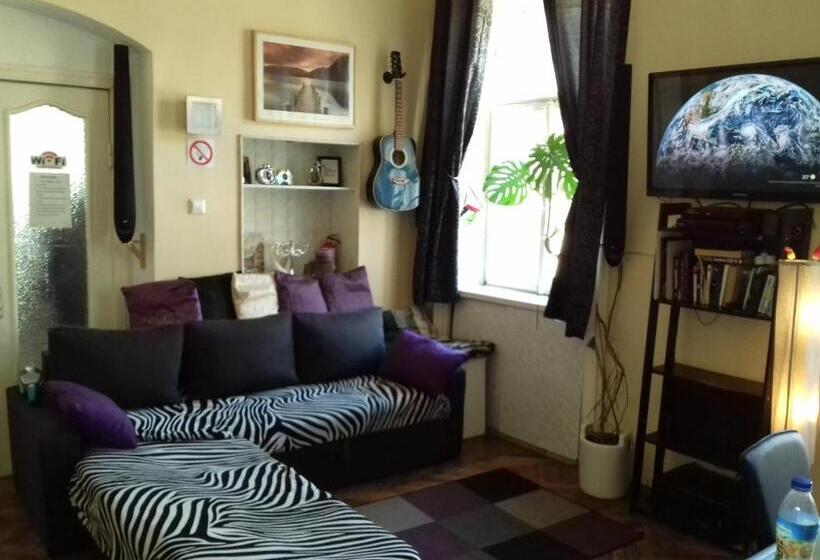 Chernivtsi City Center Hostel