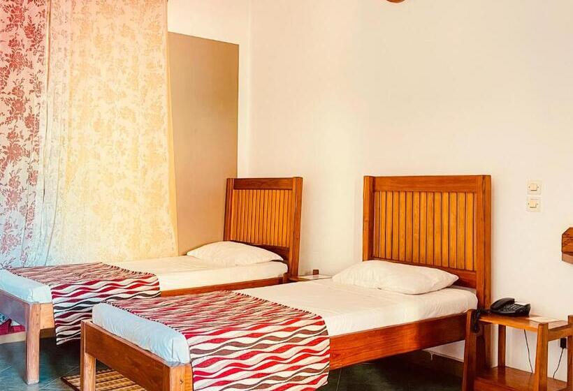 Hotel Le Nouvel Eden