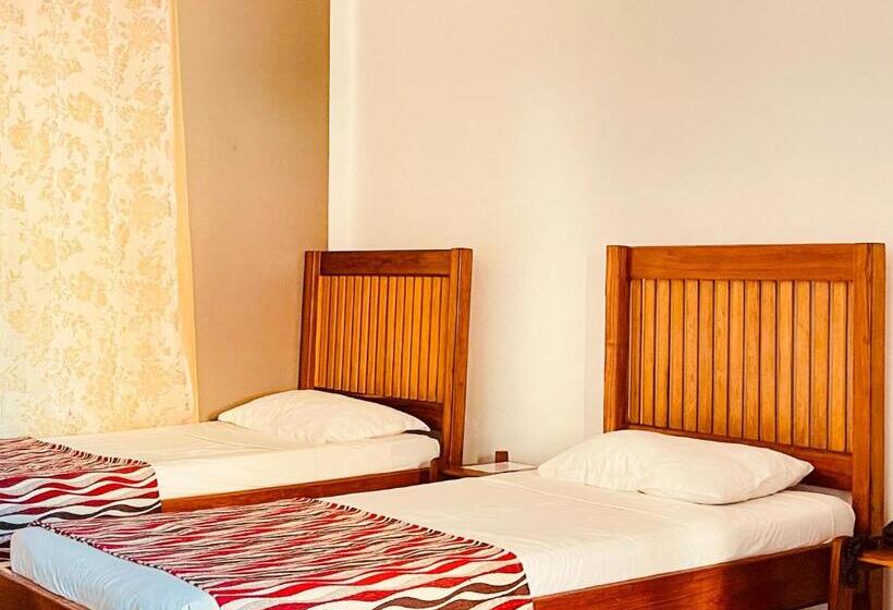 Hotel Le Nouvel Eden