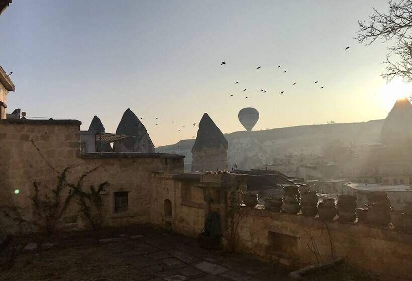 هتل Naraca Cave House