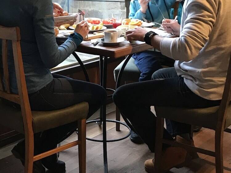 هتل Naraca Cave House