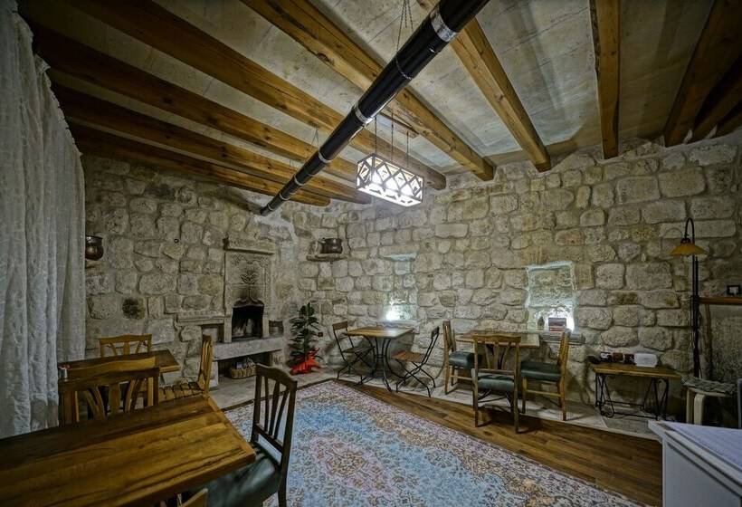 هتل Naraca Cave House