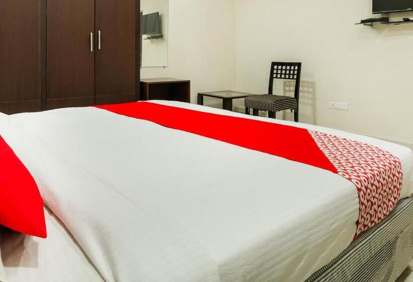 Hotel Oyo Karthikeya Pride
