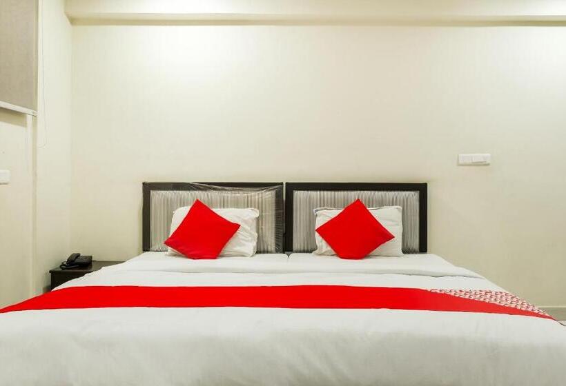 Hotel Oyo Karthikeya Pride