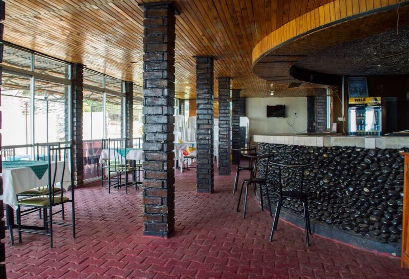 هتل Springs International