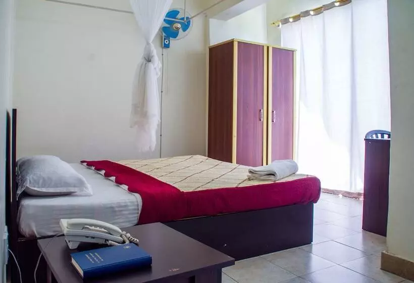 هتل Springs International