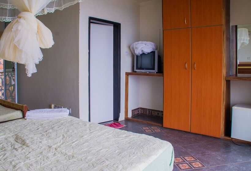 هتل Springs International