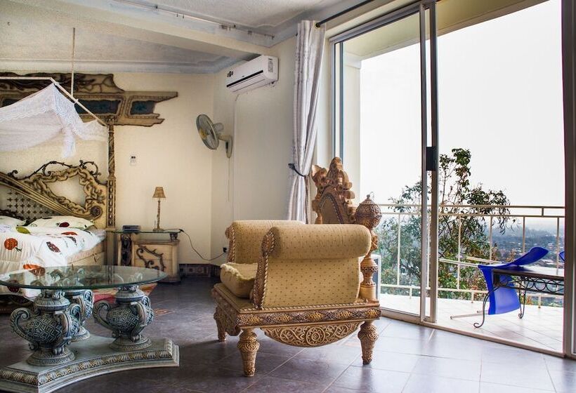 هتل Springs International