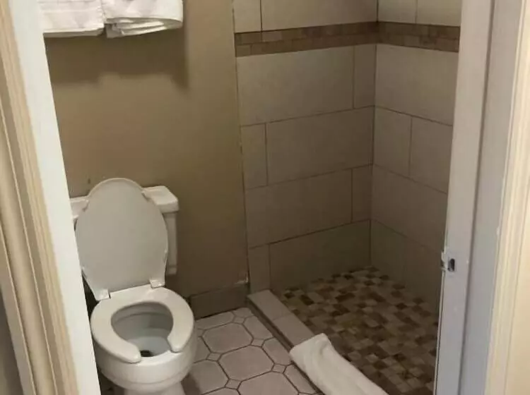 Hotelli Travelers Inn