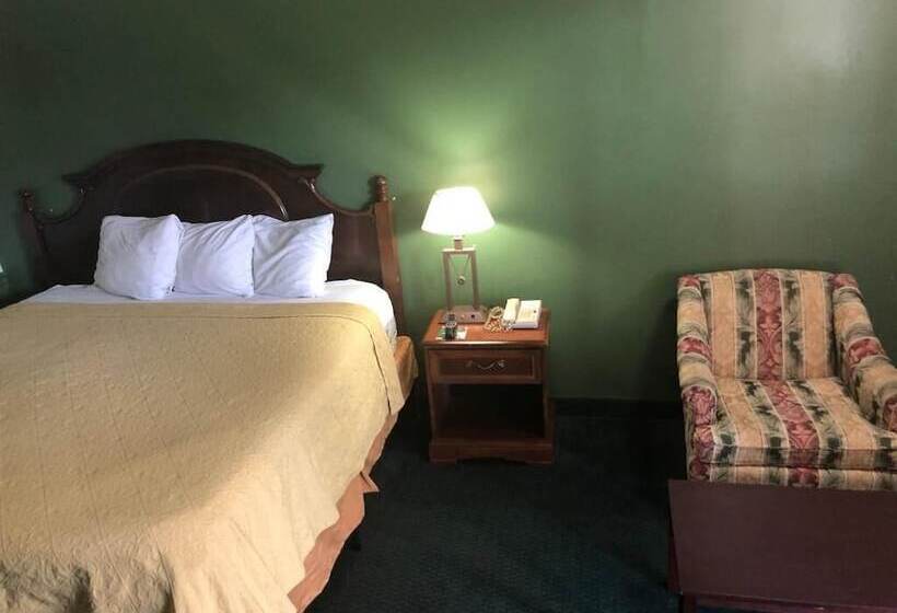 호텔 Travelers Inn