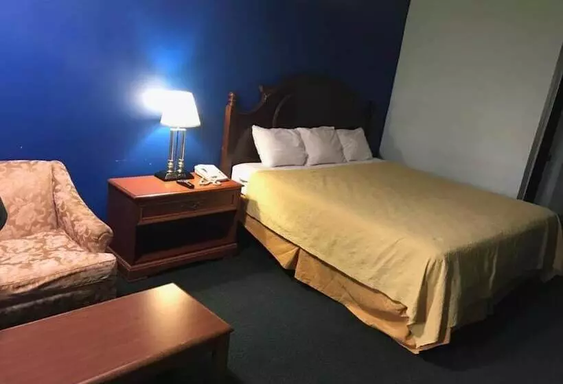 Hotelli Travelers Inn