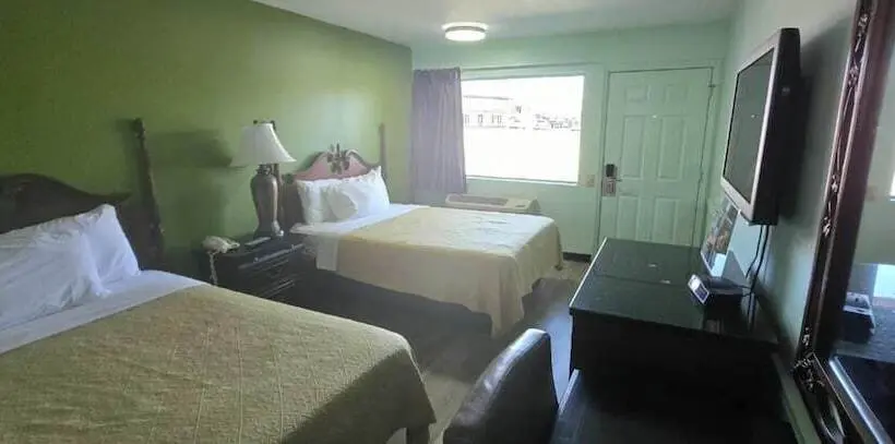ホテル Travelers Inn