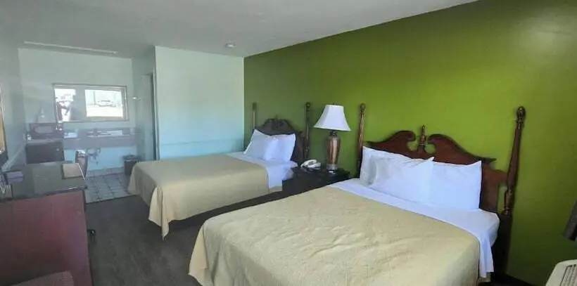 ホテル Travelers Inn