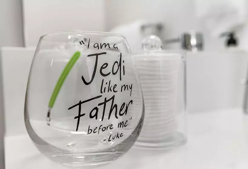 پانسیون Darth Vader S Death Star Suite