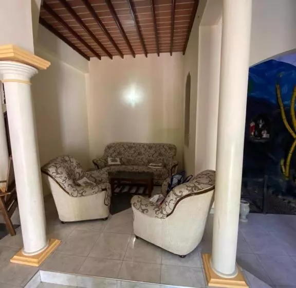 ペンション The Serene House