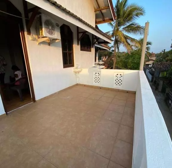 ペンション The Serene House