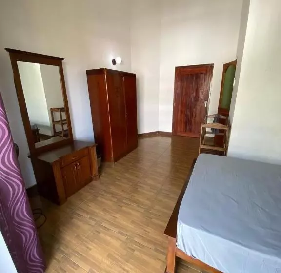 ペンション The Serene House