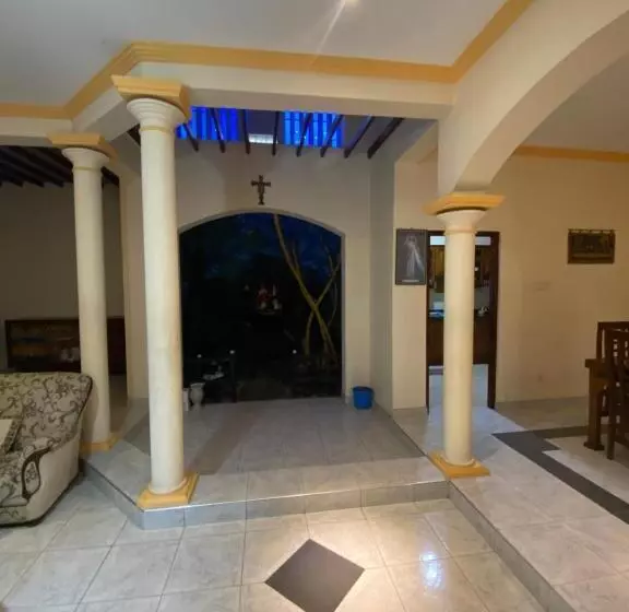 ペンション The Serene House