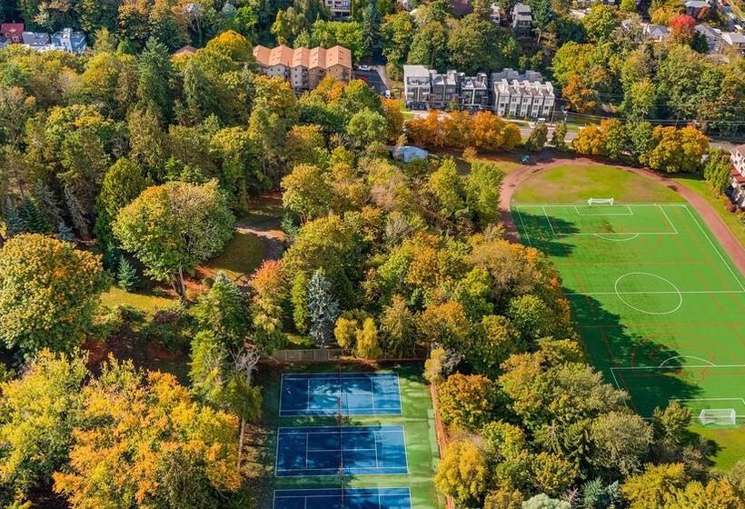 پانسیون Yoda S Swamp Suite