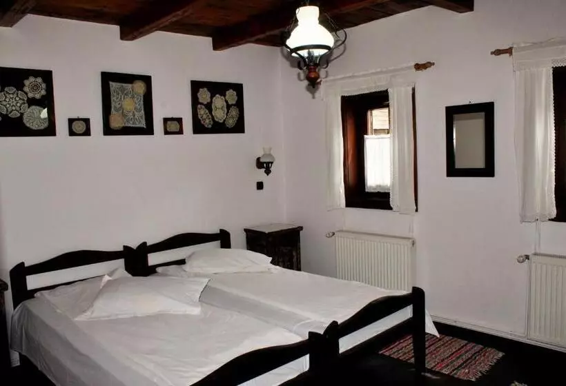 Majatalo Zsuzsanna Paraszthaz