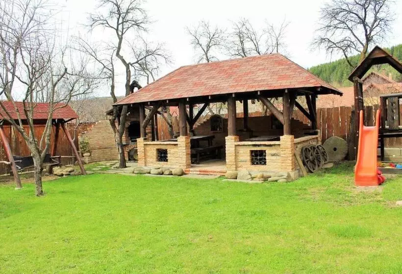 Majatalo Zsuzsanna Paraszthaz