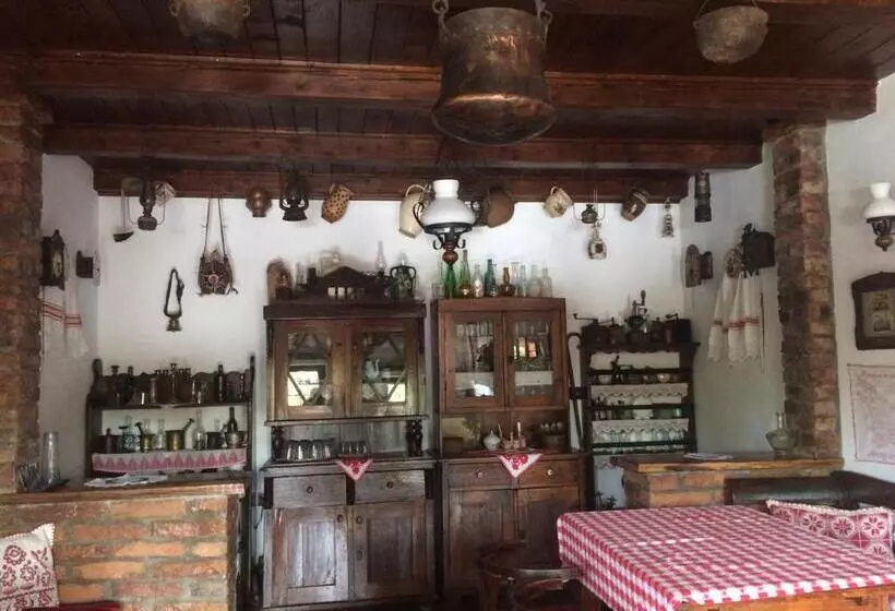 Majatalo Zsuzsanna Paraszthaz