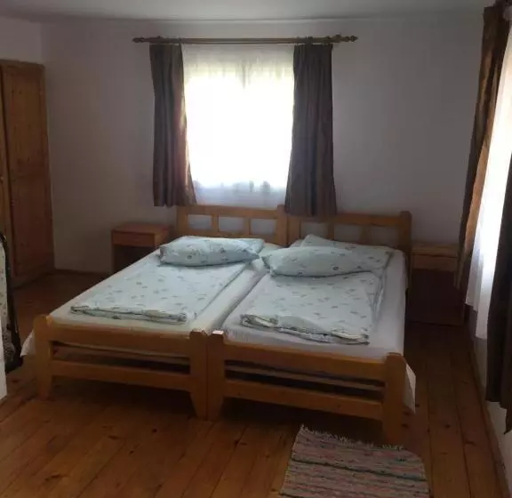 Majatalo Zsuzsanna Paraszthaz