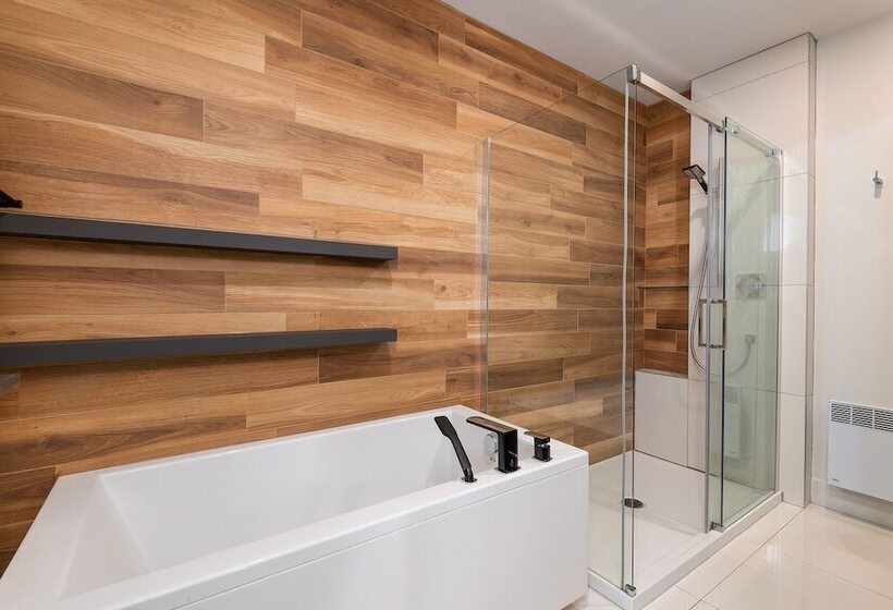 Les Caches De La Grande Pointe