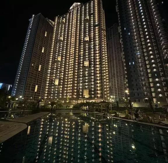 Prisma Residences By La Casa Staycation