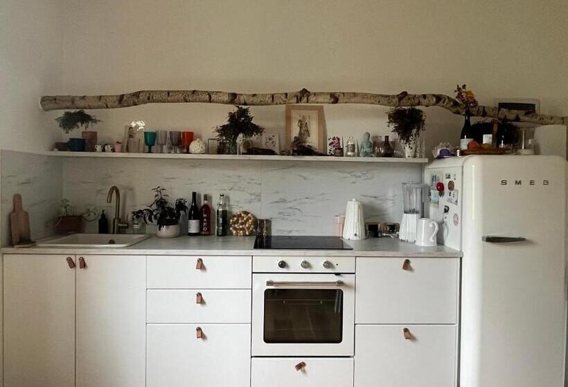 تختخواب و صبحانه Bloom As You Are