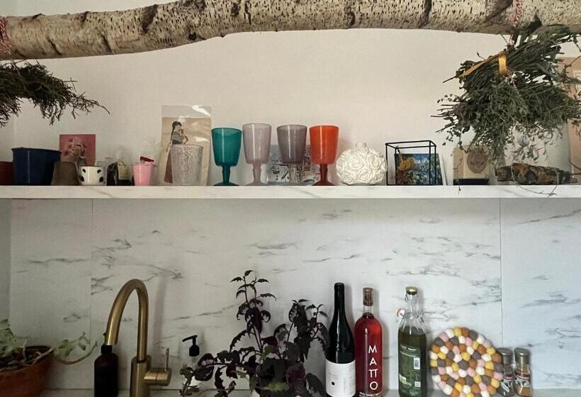 تختخواب و صبحانه Bloom As You Are