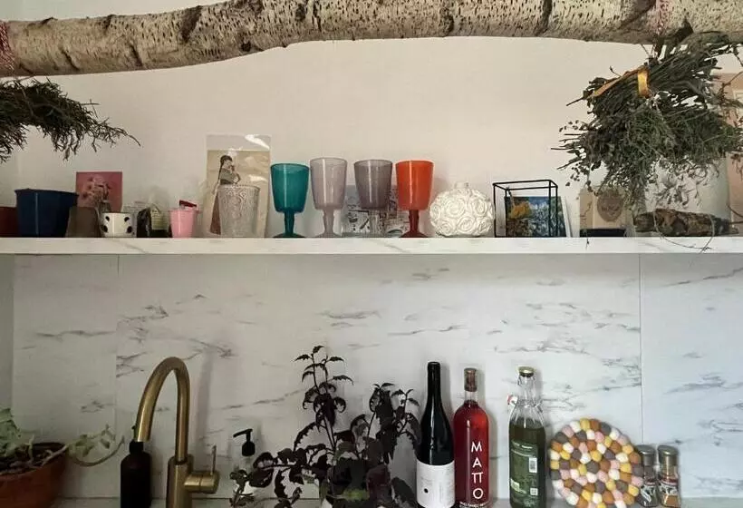 تختخواب و صبحانه Bloom As You Are