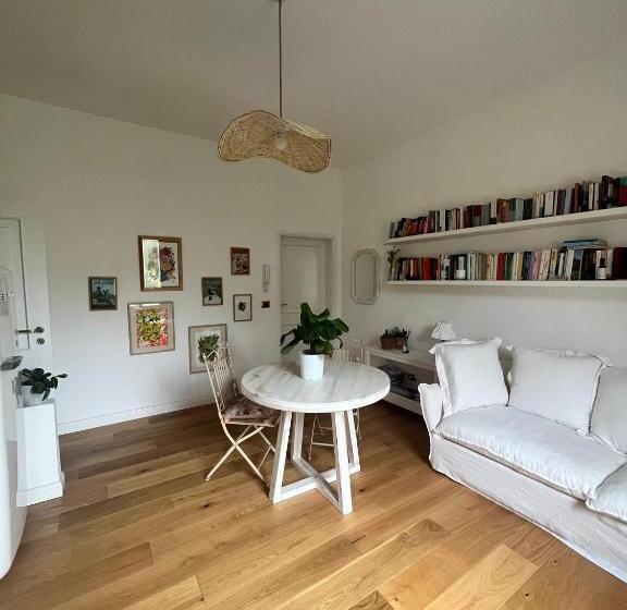 تختخواب و صبحانه Bloom As You Are