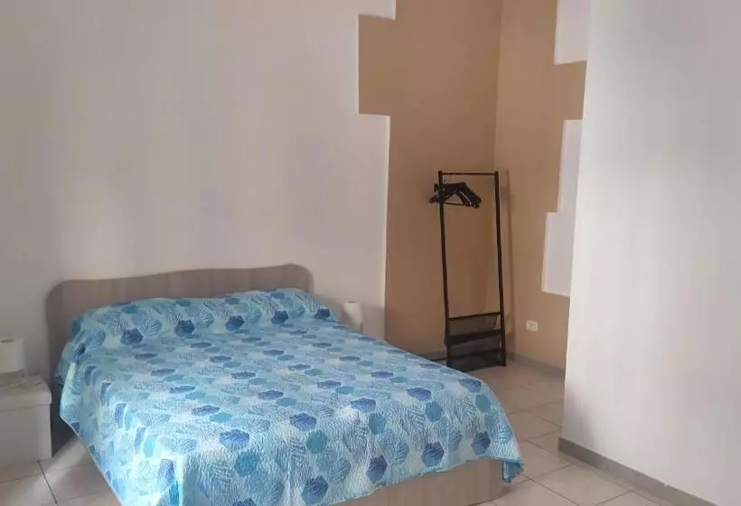 تختخواب و صبحانه Lino S House