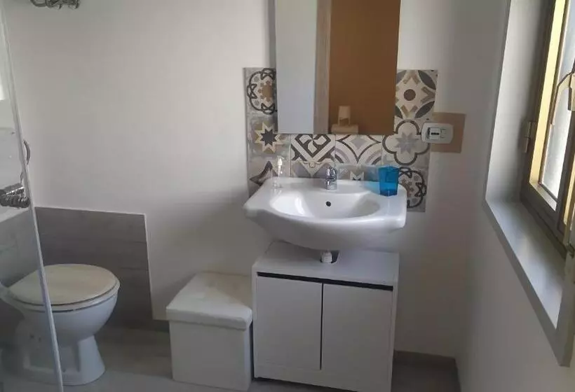 تختخواب و صبحانه Lino S House
