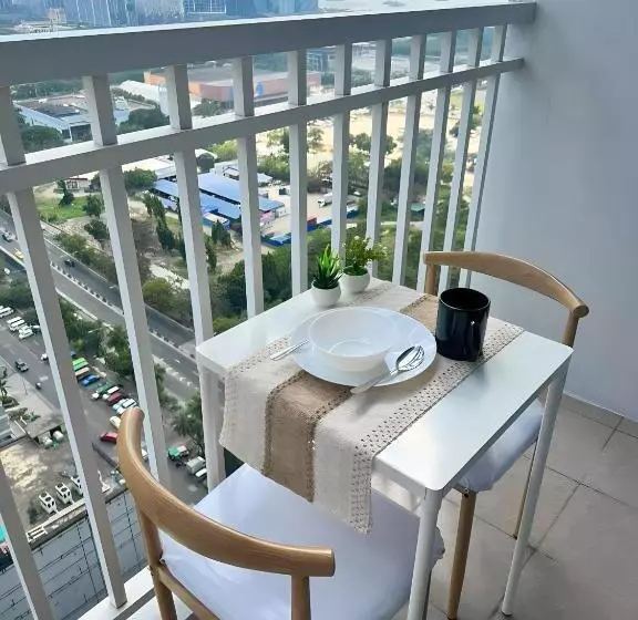 Condo Unit Near Moa, Picc, Us Embassy And Airport