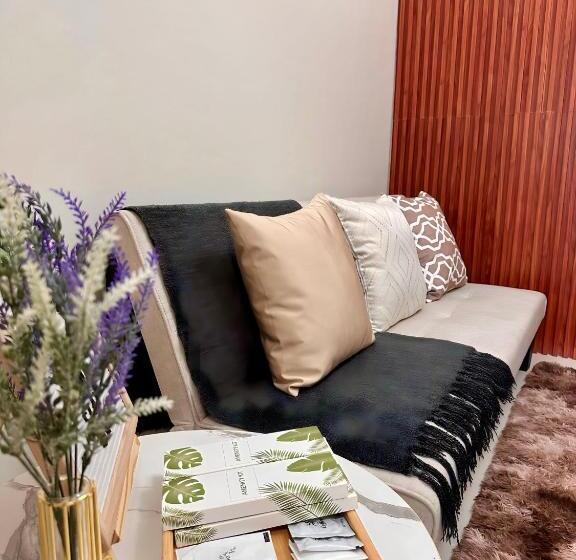 Condo Unit Near Moa, Picc, Us Embassy And Airport