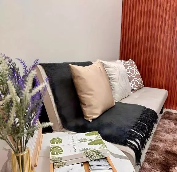 Condo Unit Near Moa, Picc, Us Embassy And Airport