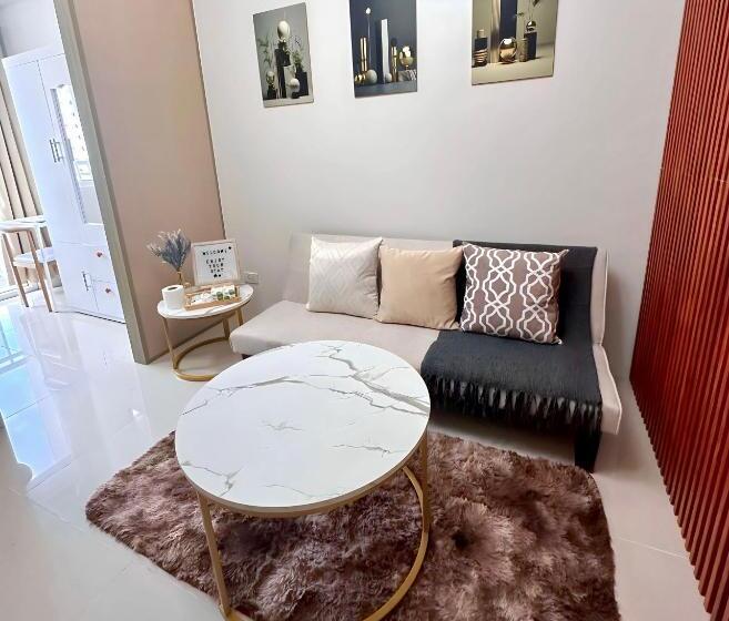 Condo Unit Near Moa, Picc, Us Embassy And Airport