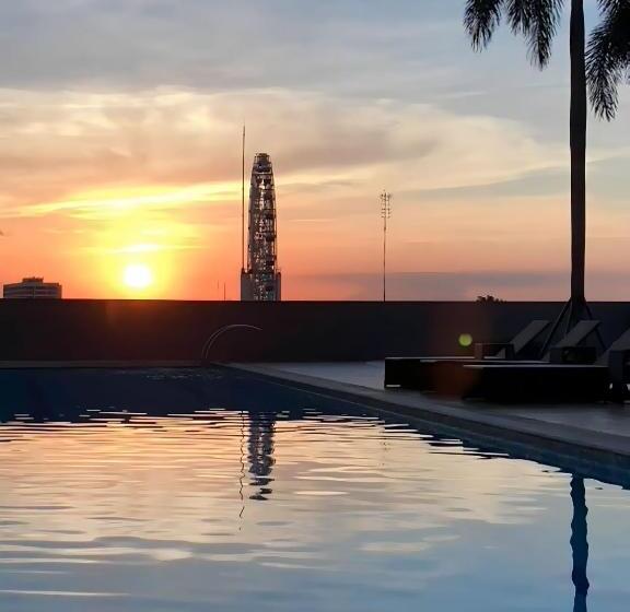 Condo Unit Near Moa, Picc, Us Embassy And Airport