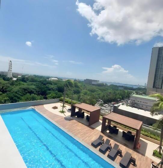 Condo Unit Near Moa, Picc, Us Embassy And Airport