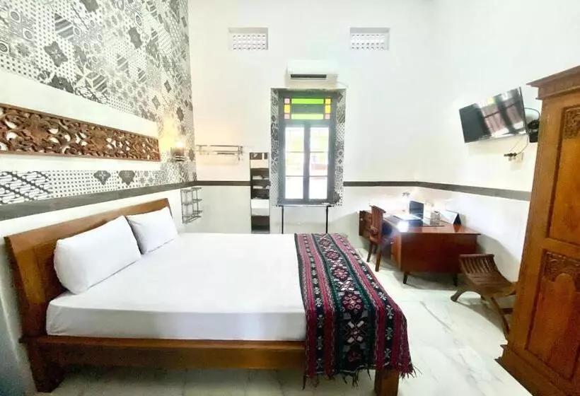 Hotelli Capital O 93608 Yy S House Syariah