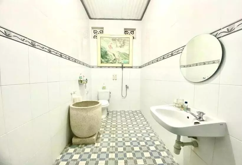 Hotelli Capital O 93608 Yy S House Syariah