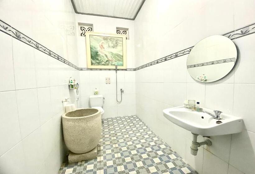 ホテル Capital O 93608 Yy S House Syariah