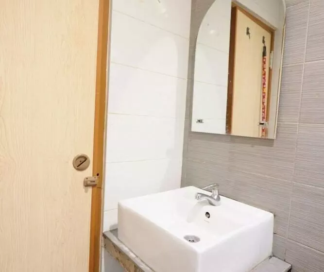 Hotelli Oyo 93667 Penginapan Pelangi