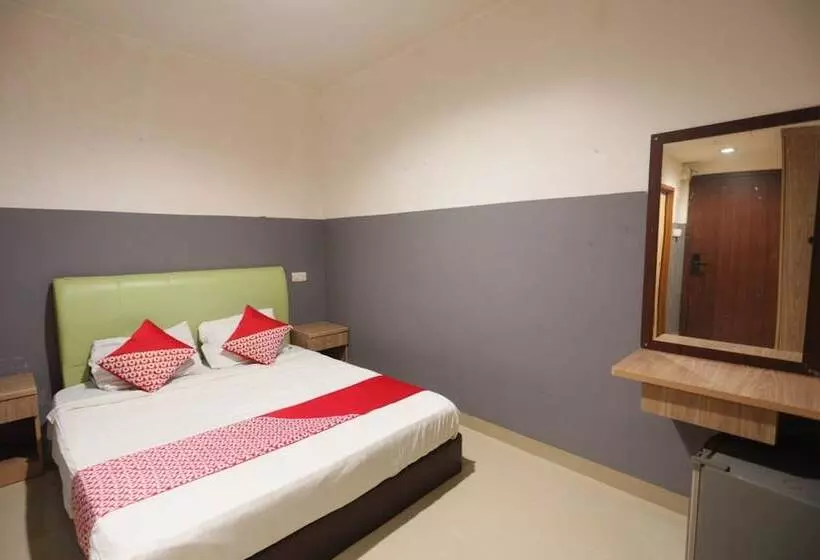 Hotelli Oyo 93667 Penginapan Pelangi